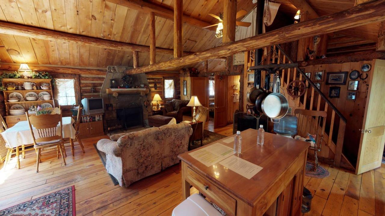 רד ריבר Cabin By The Creek With High Speed Wifi מראה חיצוני תמונה