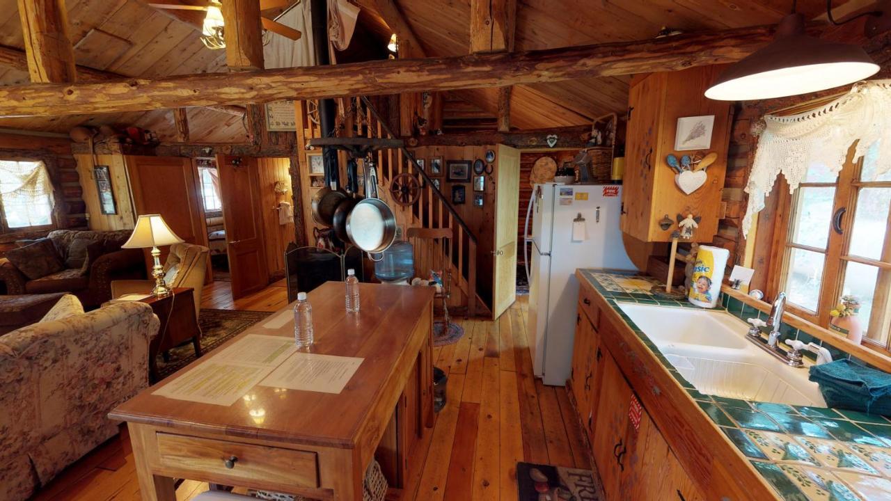 רד ריבר Cabin By The Creek With High Speed Wifi מראה חיצוני תמונה