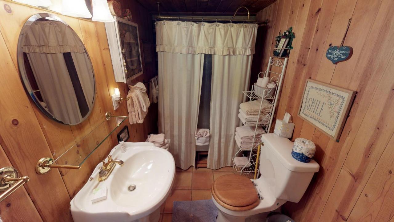 רד ריבר Cabin By The Creek With High Speed Wifi מראה חיצוני תמונה