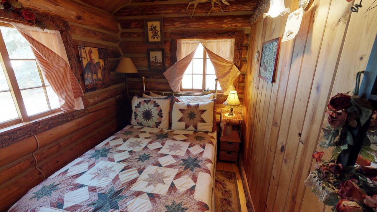 רד ריבר Cabin By The Creek With High Speed Wifi מראה חיצוני תמונה