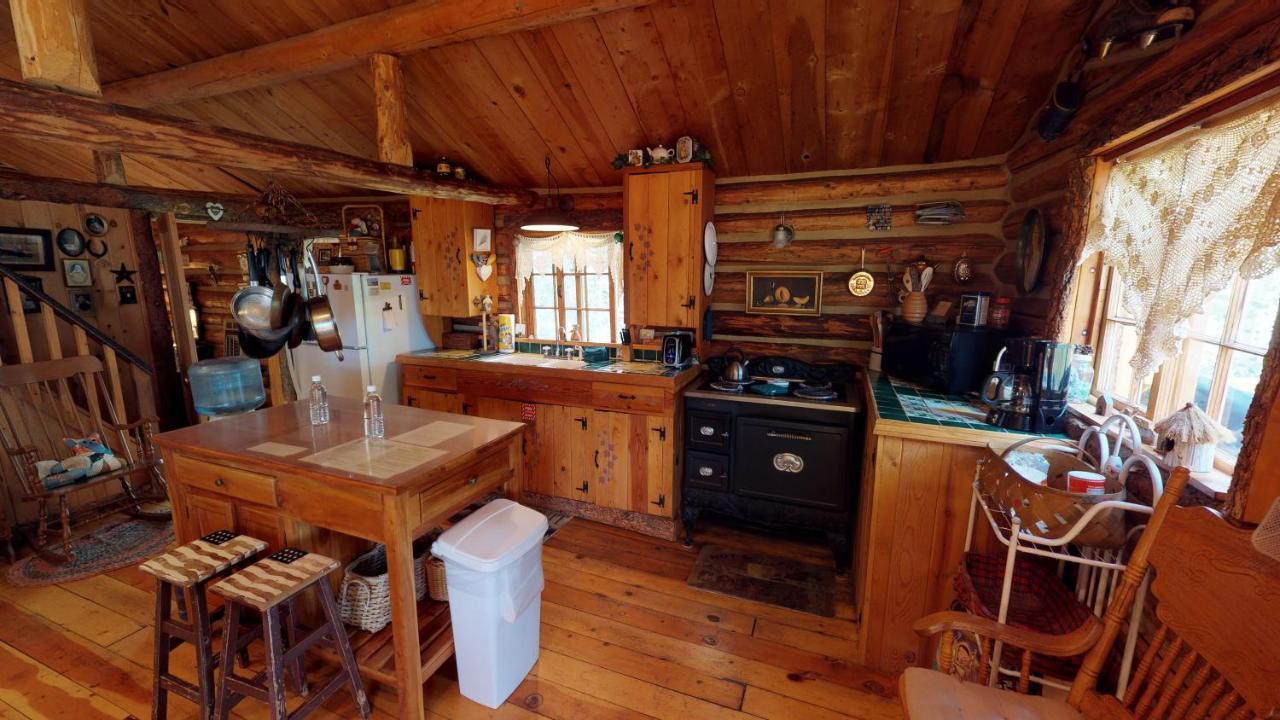 רד ריבר Cabin By The Creek With High Speed Wifi מראה חיצוני תמונה