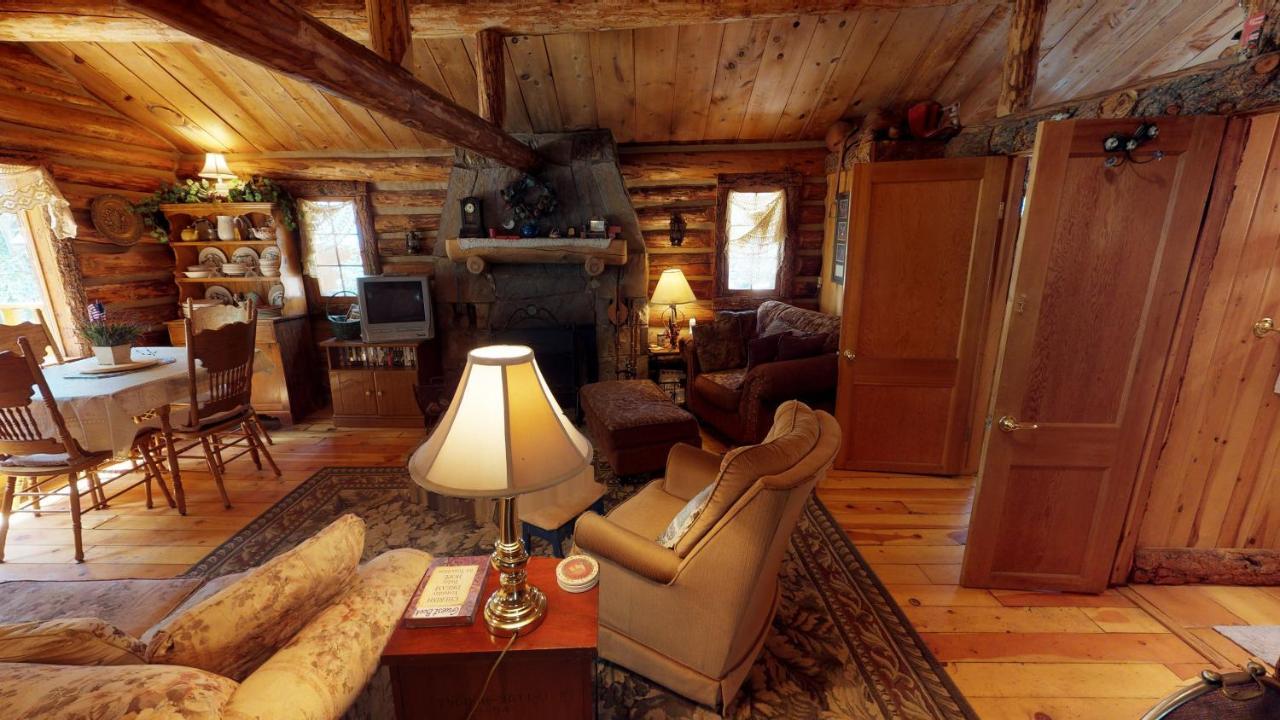 רד ריבר Cabin By The Creek With High Speed Wifi מראה חיצוני תמונה
